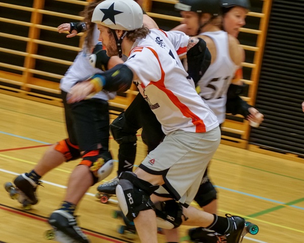 Oslo scrimmage action shot